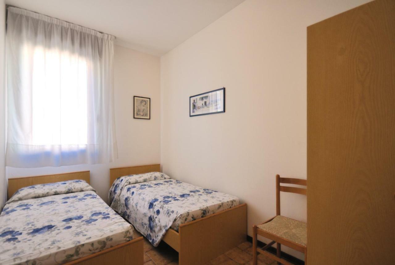 Condominio Pleione Бибионе Екстериор снимка