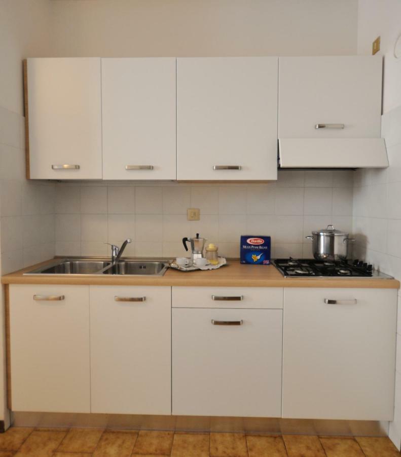 Condominio Pleione Бибионе Екстериор снимка